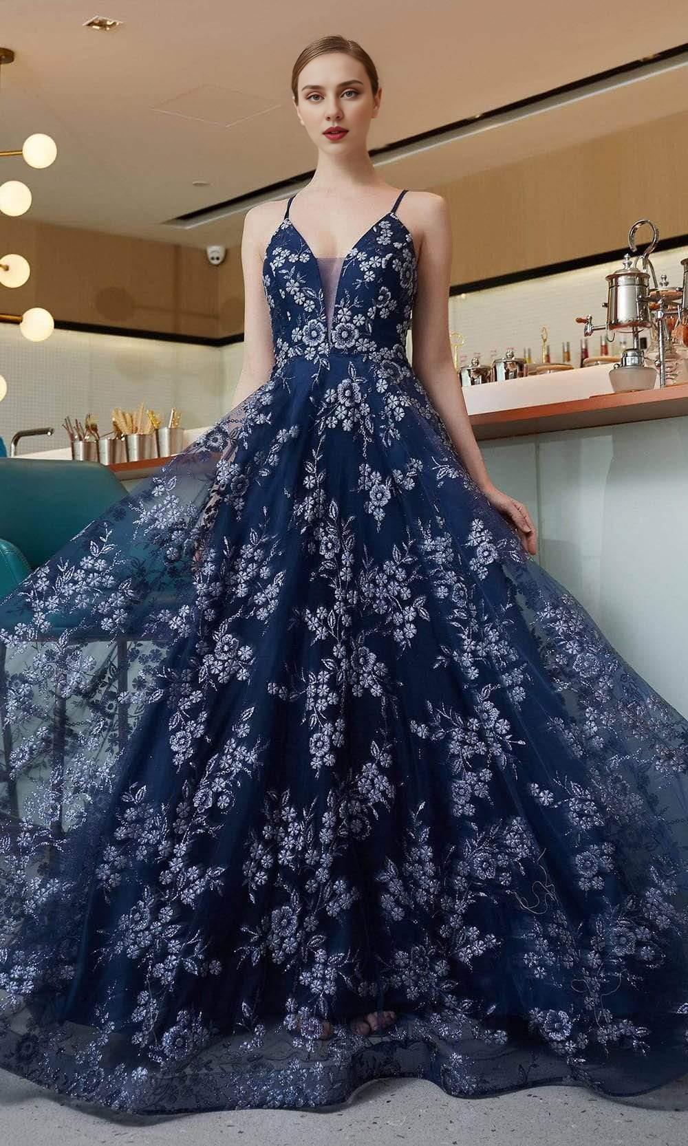 Robe de bal trapèze élégante sans manches, bretelles spaghetti, dos nu, lacets, ornée de fleurs, longueur au sol / Robe de bal en magasin
